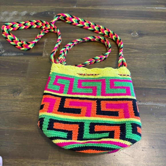 Handmade Artisan Wayuu Bucket Back Crossbody Colorful Columbian Woven Small - Picture 4 of 8